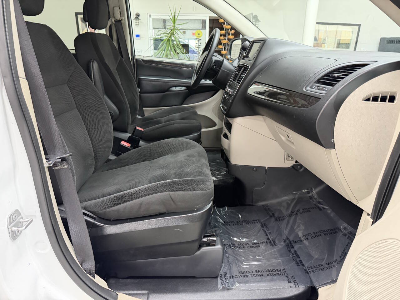 Used 2018 Dodge Grand Caravan SE FWD image 17