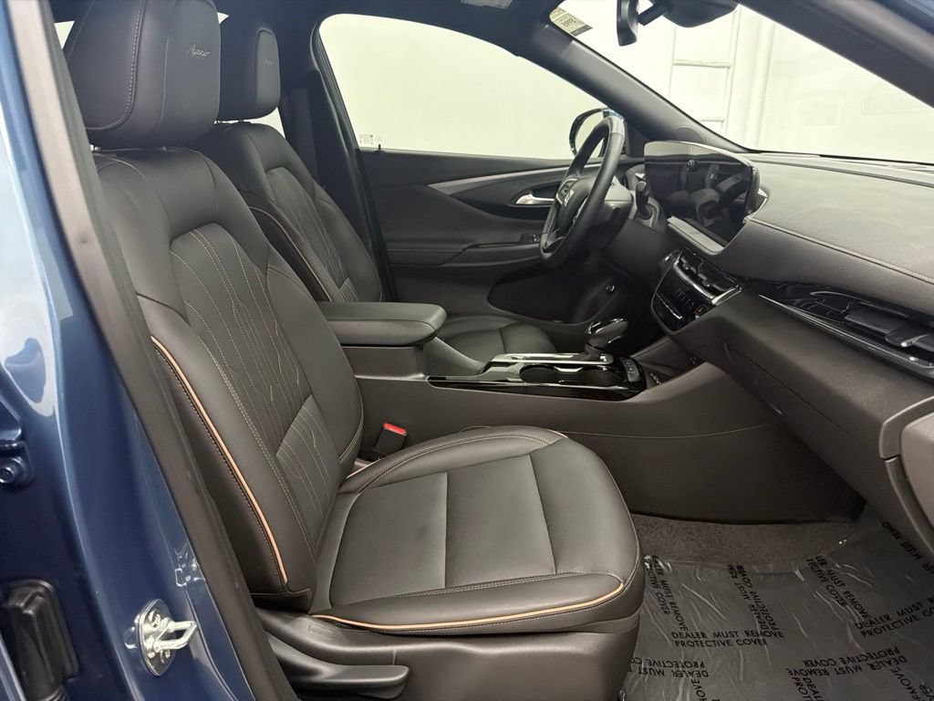 Used 2025 Buick Envista Avenir FWD image 28