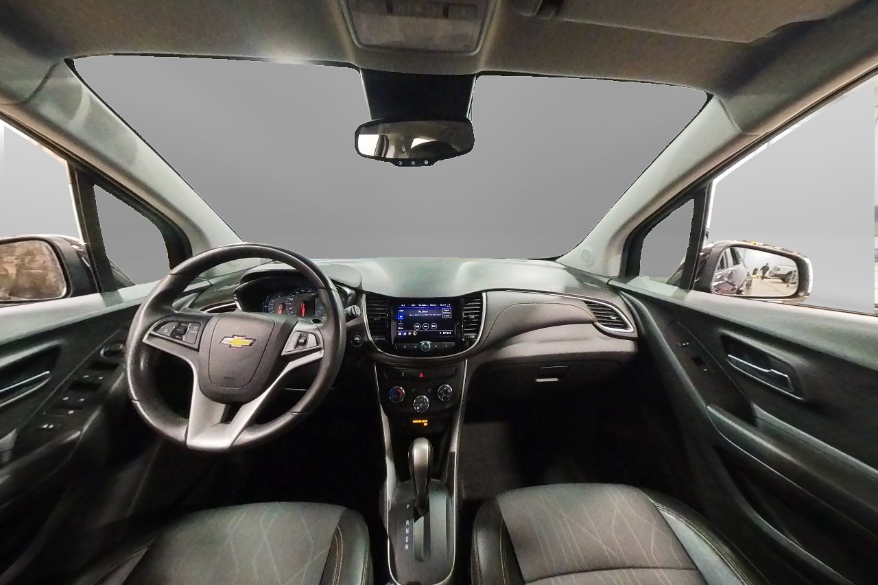 Used 2020 Chevrolet Trax LT w/ Driver Confidence Package image 40