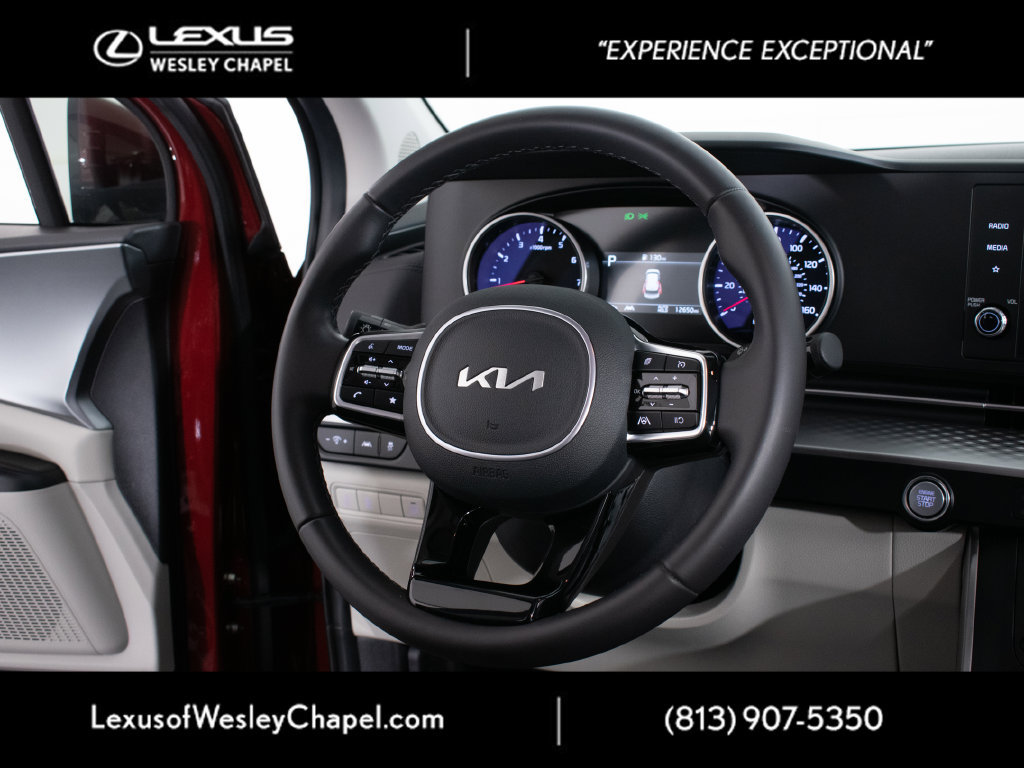 Used 2024 Kia Carnival LX FWD image 18