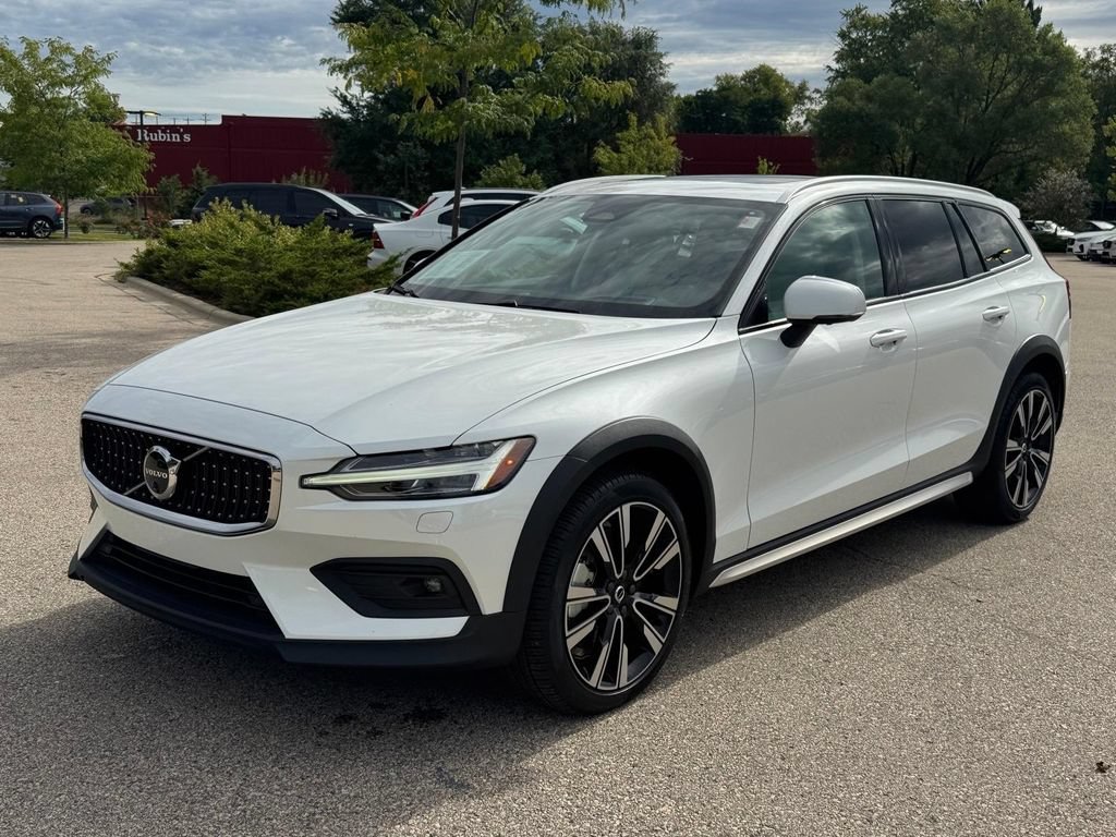 Certified 2025 Volvo V60 B5 Cross Country Ultra