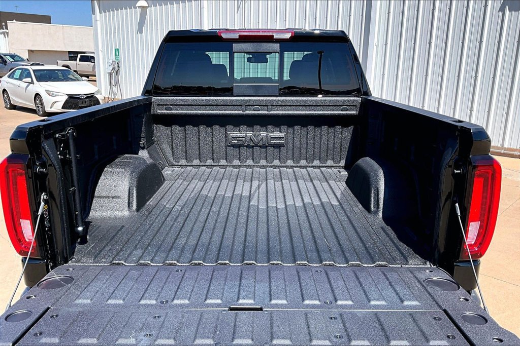 Used 2026 GMC Sierra 1500 SLT AWD/4WD image 30