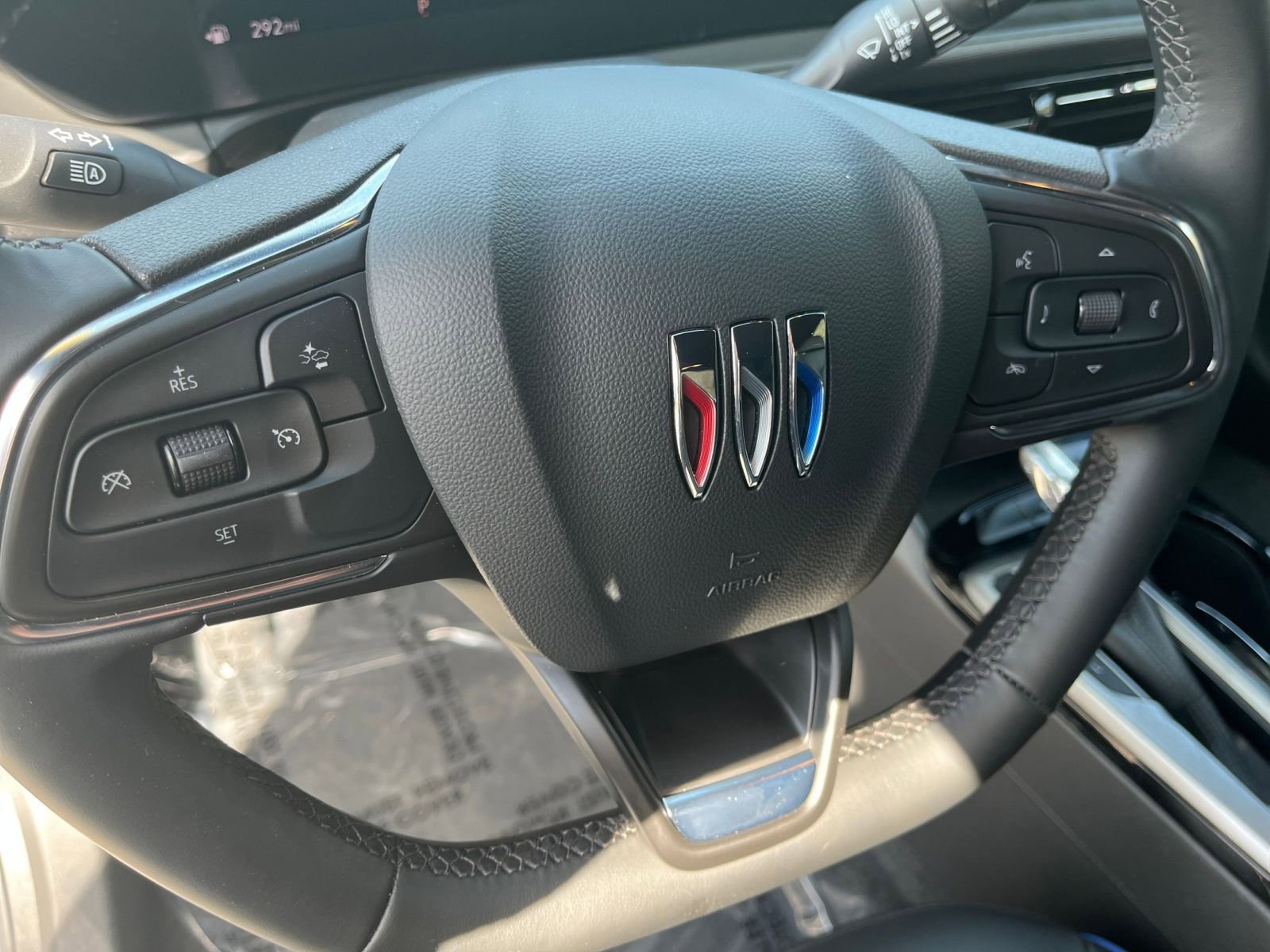 Used 2025 Buick Envista Sport Touring image 24