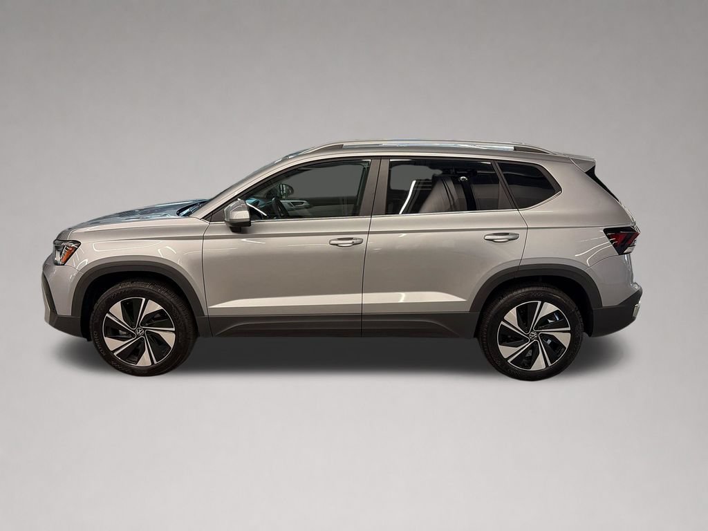Certified 2025 Volkswagen Taos SE w/ Panoramic Sunroof Package AWD/4WD image 7