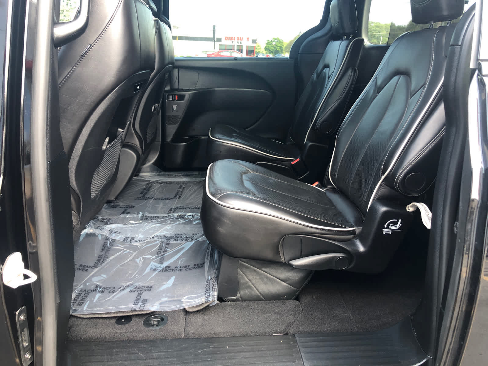 Used 2025 Chrysler Pacifica Limited FWD image 24