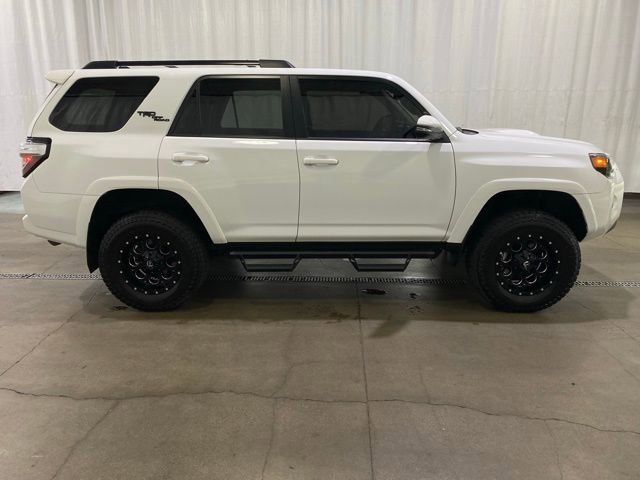 Certified 2022 Toyota 4Runner TRD Off-Road Premium image 3