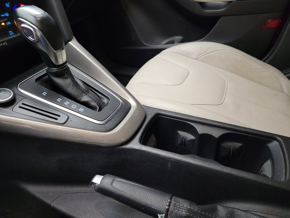 Used 2016 Ford Focus Titanium FWD image 26