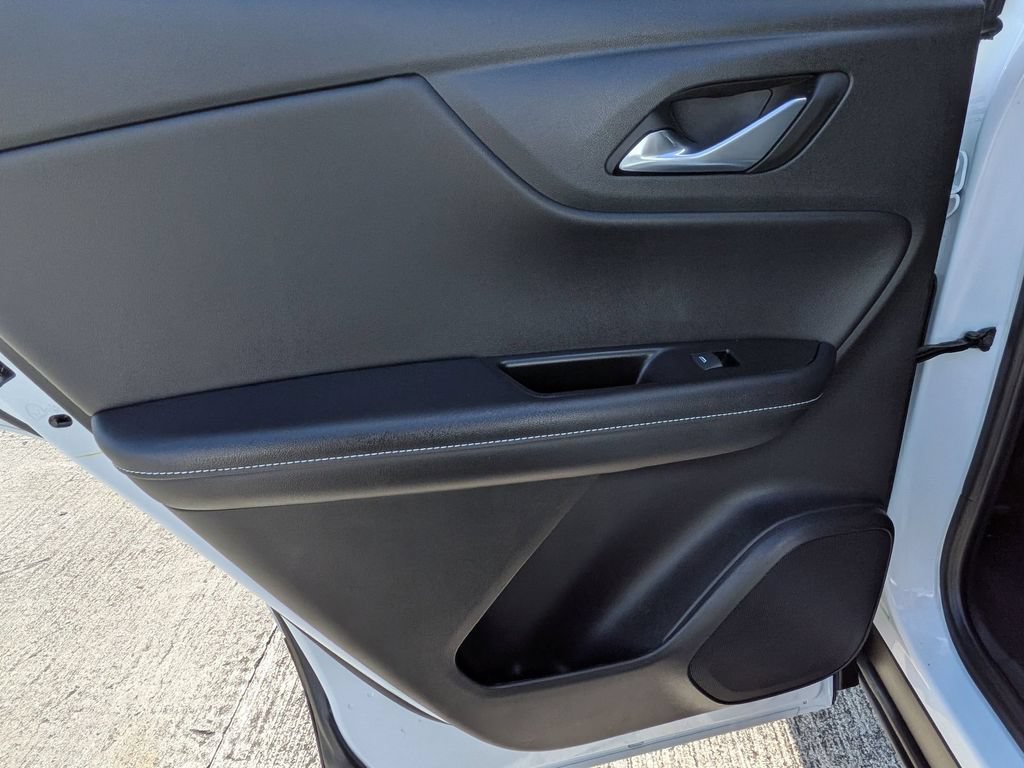 Used 2025 Chevrolet Blazer LT FWD image 25