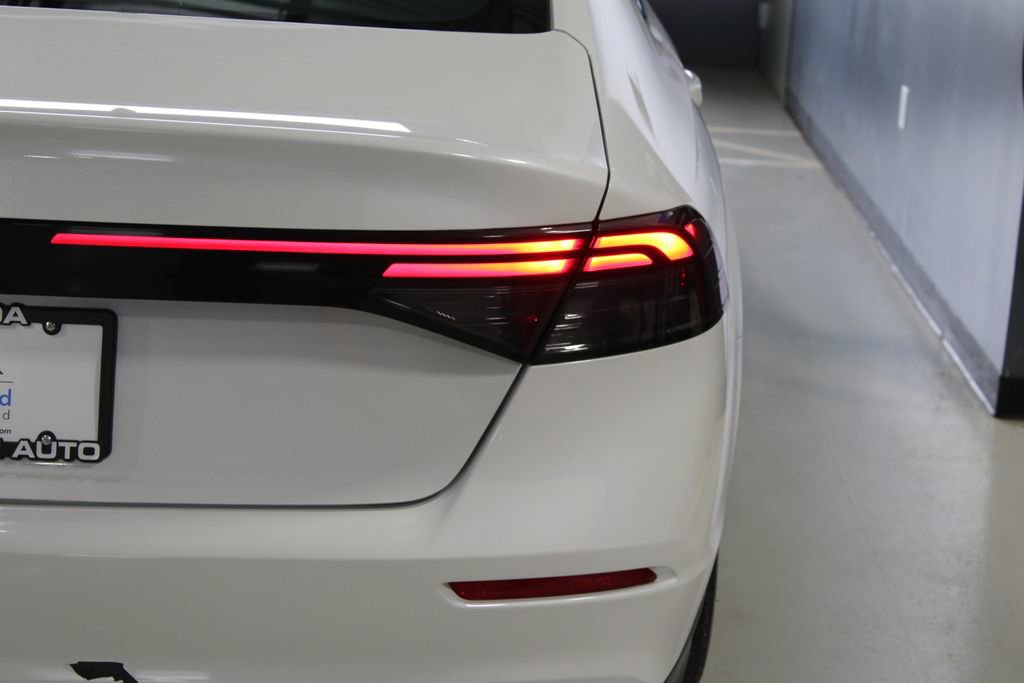 Certified 2024 Honda Accord EX image 39