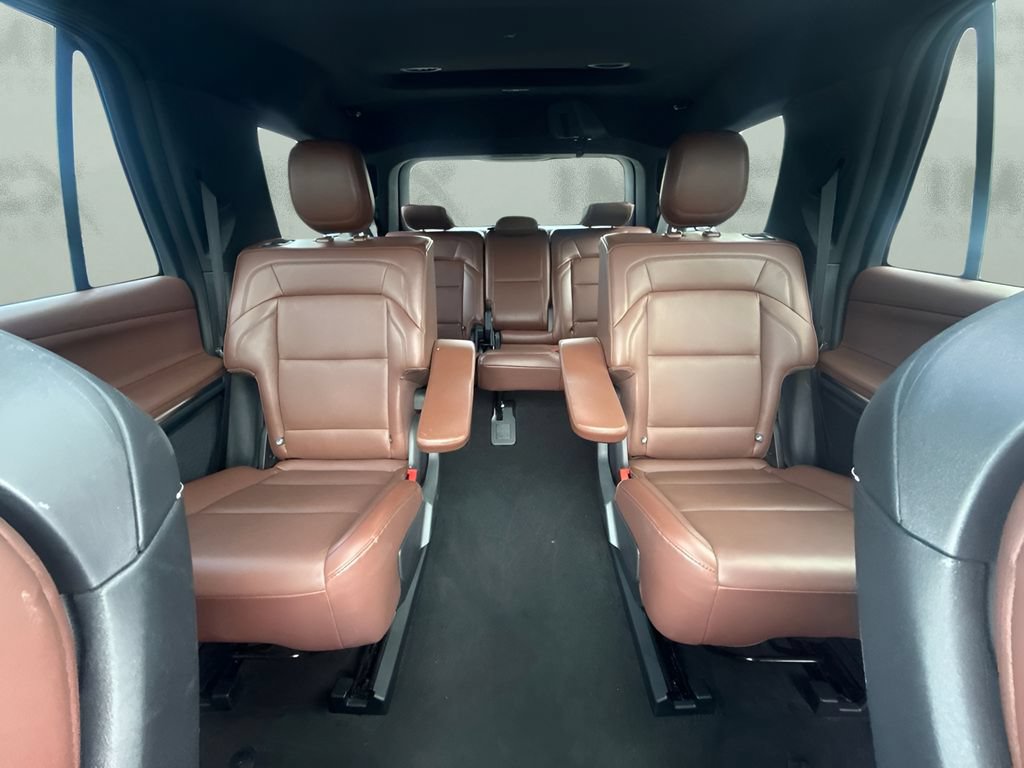 Used 2025 Lincoln Navigator Reserve AWD/4WD image 7