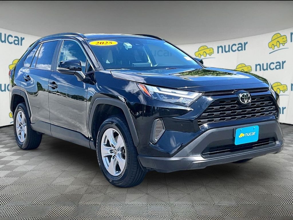 Used 2025 Toyota RAV4 XLE AWD/4WD image 1
