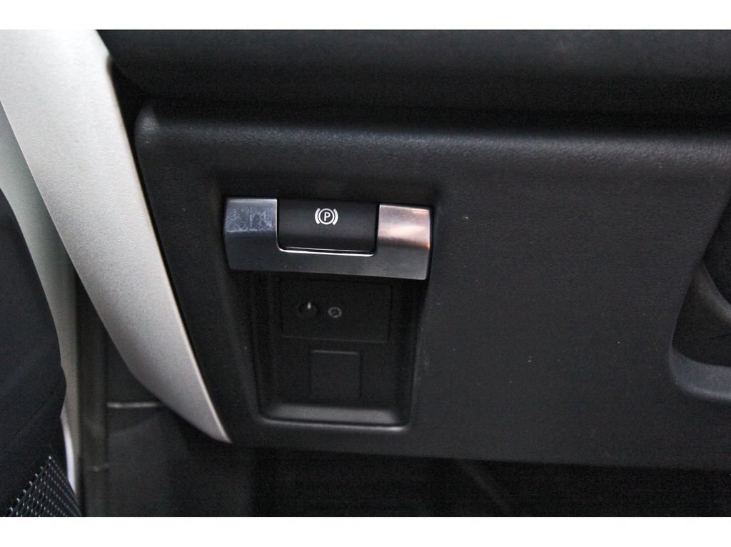 Used 2023 Land Rover Defender 110 AWD/4WD image 19