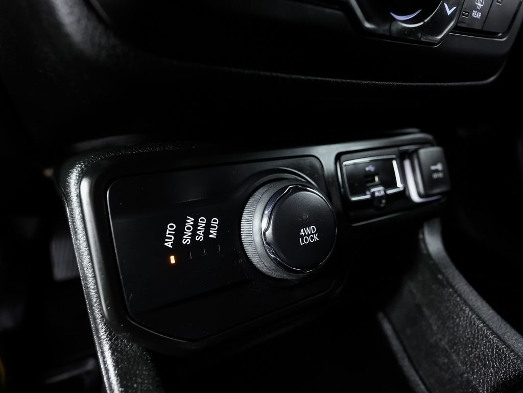 Used 2022 Jeep Renegade Altitude AWD/4WD image 26