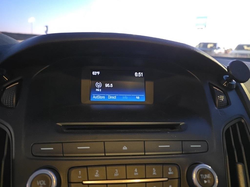 Used 2016 Ford Focus SE w/ Reverse Sensing Package image 17