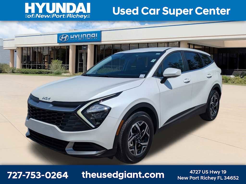 Used 2023 Kia Sportage LX FWD image 1