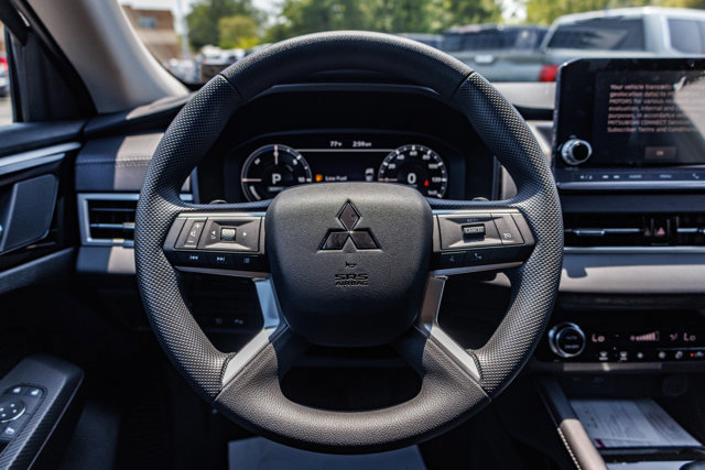 New 2025 Mitsubishi Outlander ES image 27