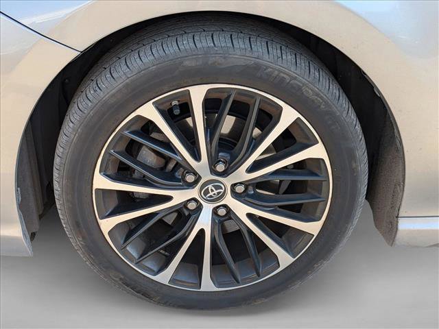 Used 2019 Toyota Camry SE image 4