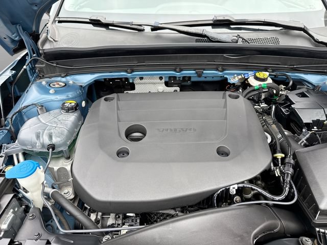 Certified 2024 Volvo XC40 B5 Plus w/ Protection Package Premier AWD/4WD image 21