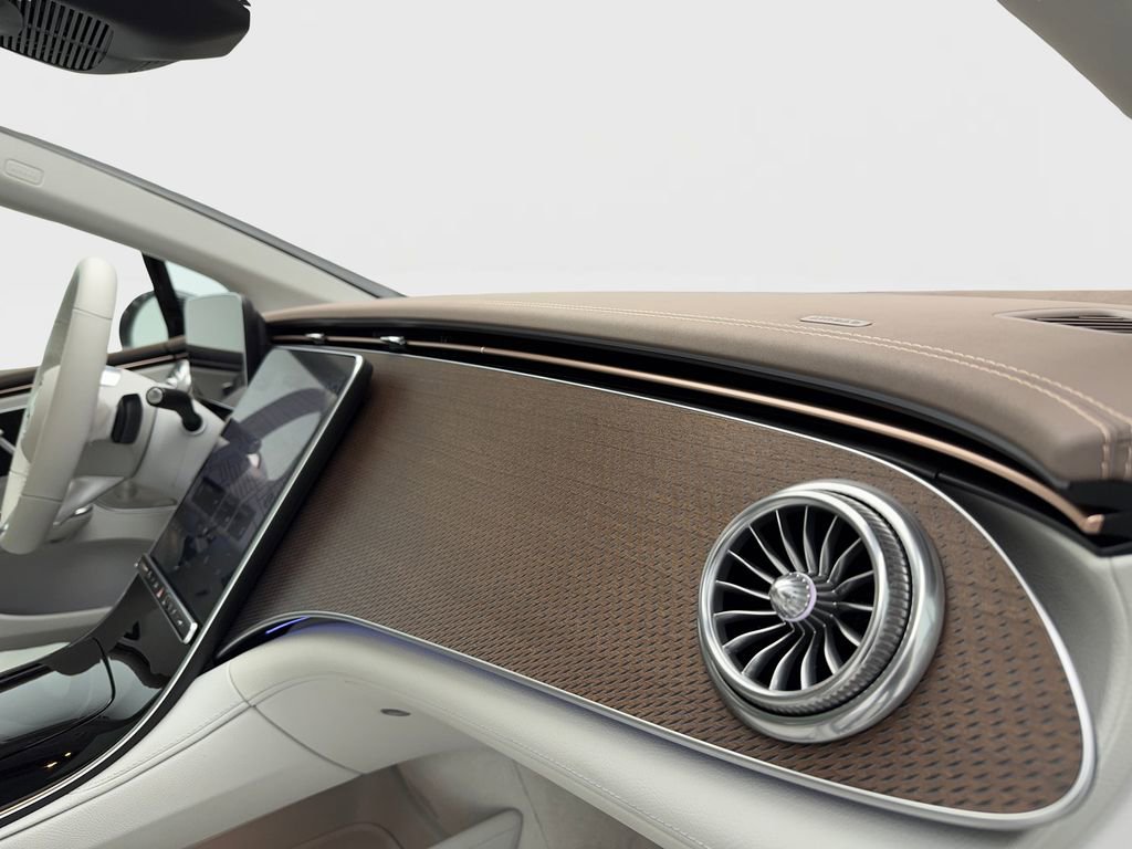 Used 2023 Mercedes-Benz EQE 500 4MATIC Sedan image 46