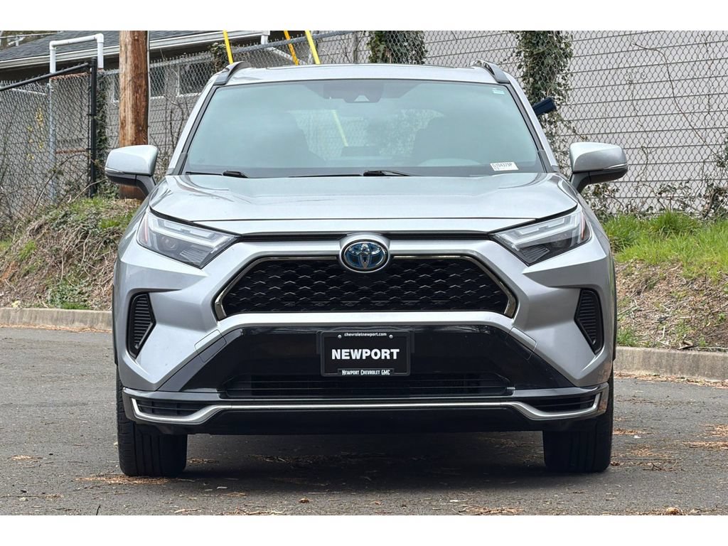 Used 2022 Toyota RAV4 SE w/ Weather & Moonroof Package AWD/4WD image 9