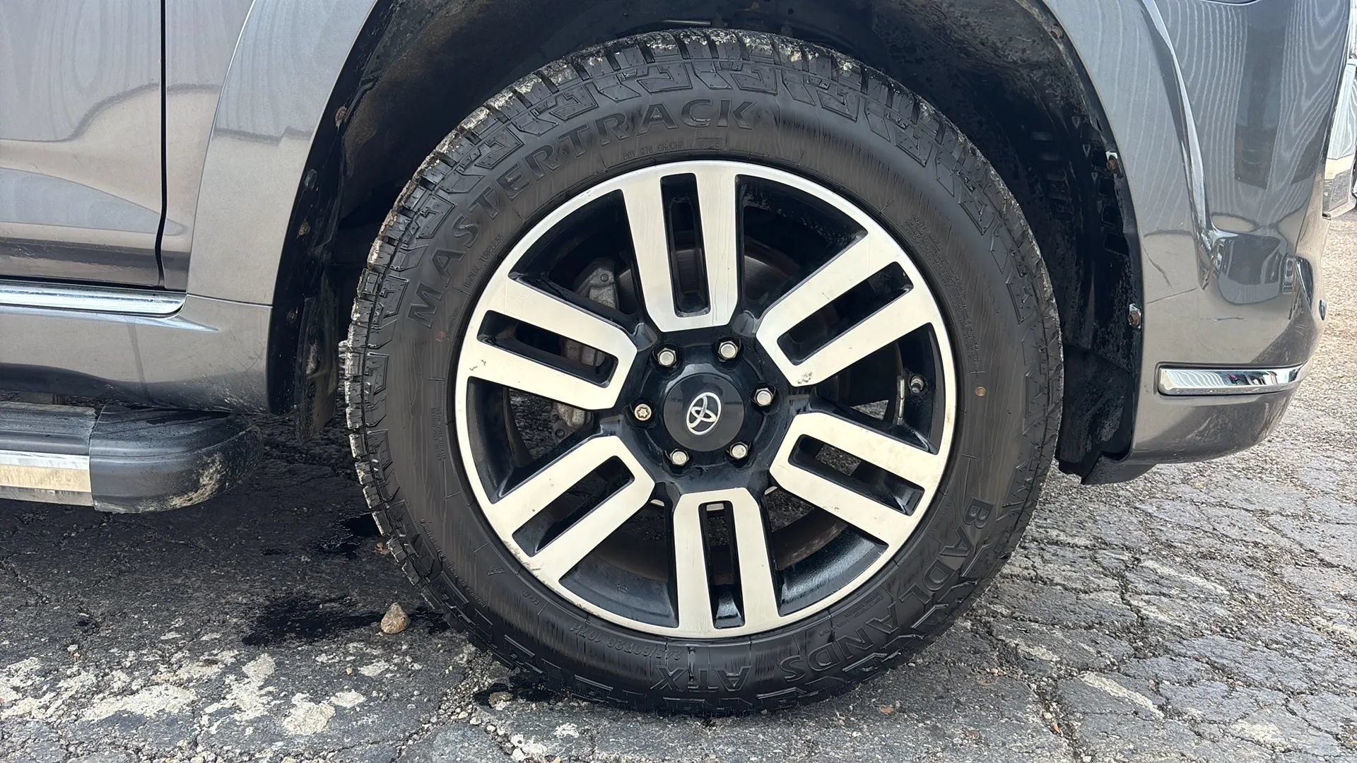 Used 2016 Toyota 4Runner Limited AWD/4WD image 9