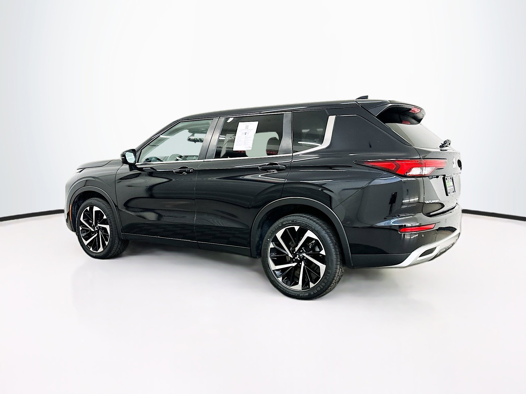 Used 2024 Mitsubishi Outlander SE AWD/4WD image 5