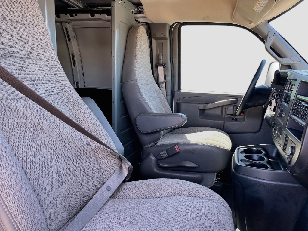 Used 2025 GMC Savana 3500 Extended w/ Driver Convenience Package RWD image 23