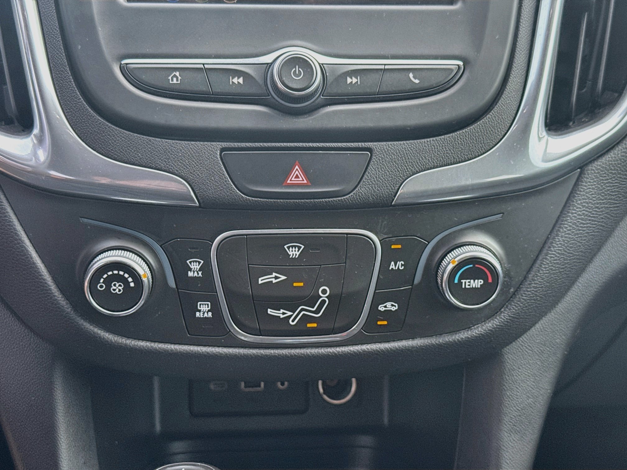 Used 2020 Chevrolet Equinox LT FWD image 12