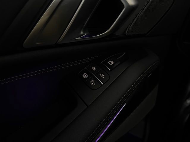 Used 2026 BMW X7 xDrive40i w/ M Sport Package image 24