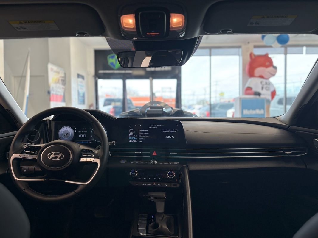 Used 2025 Hyundai Elantra SEL image 15