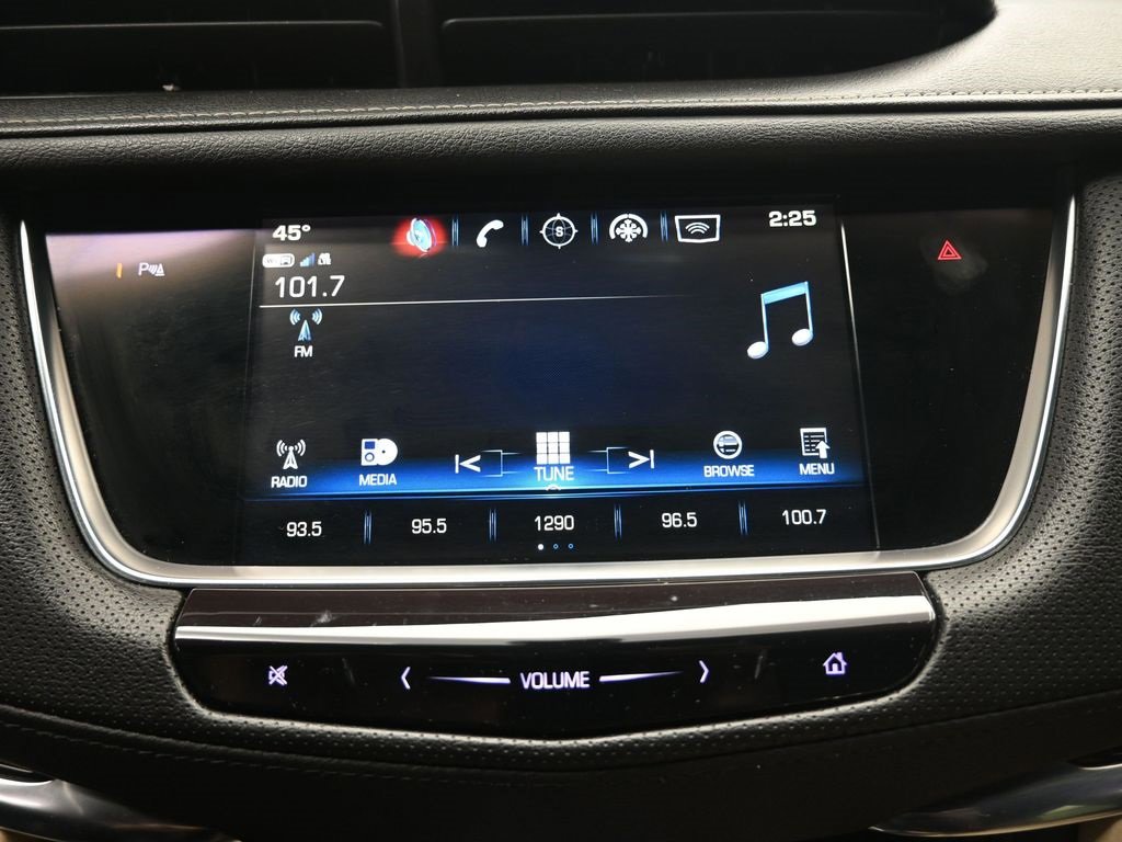 Used 2018 Cadillac XT5 FWD w/ LPO, Wheel Lock Package image 11