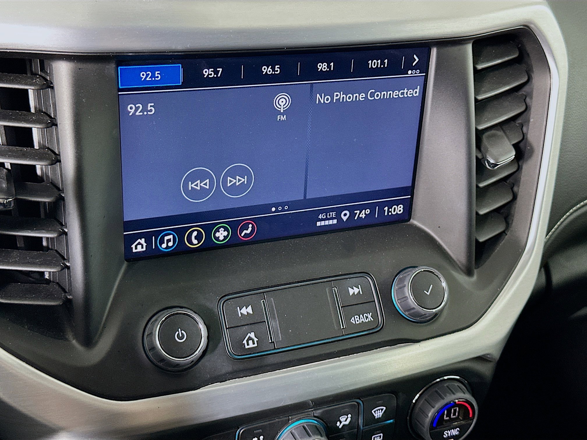 Used 2023 GMC Acadia SLE w/ Driver Convenience Package image 19