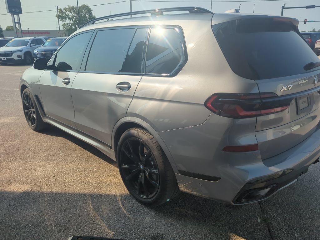 Used 2026 BMW X7 xDrive40i w/ Executive Package AWD/4WD image 4