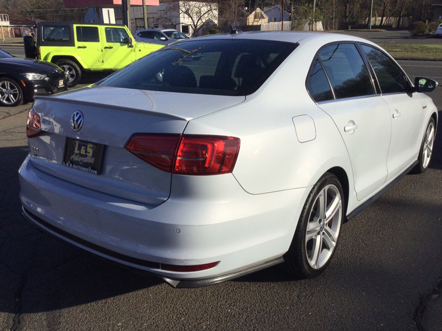 Used 2017 Volkswagen Jetta GLI FWD image 8