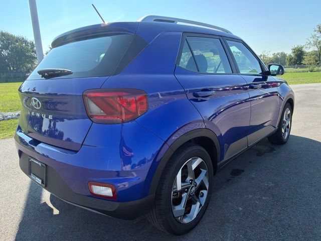 Used 2025 Hyundai Venue FWD image 7