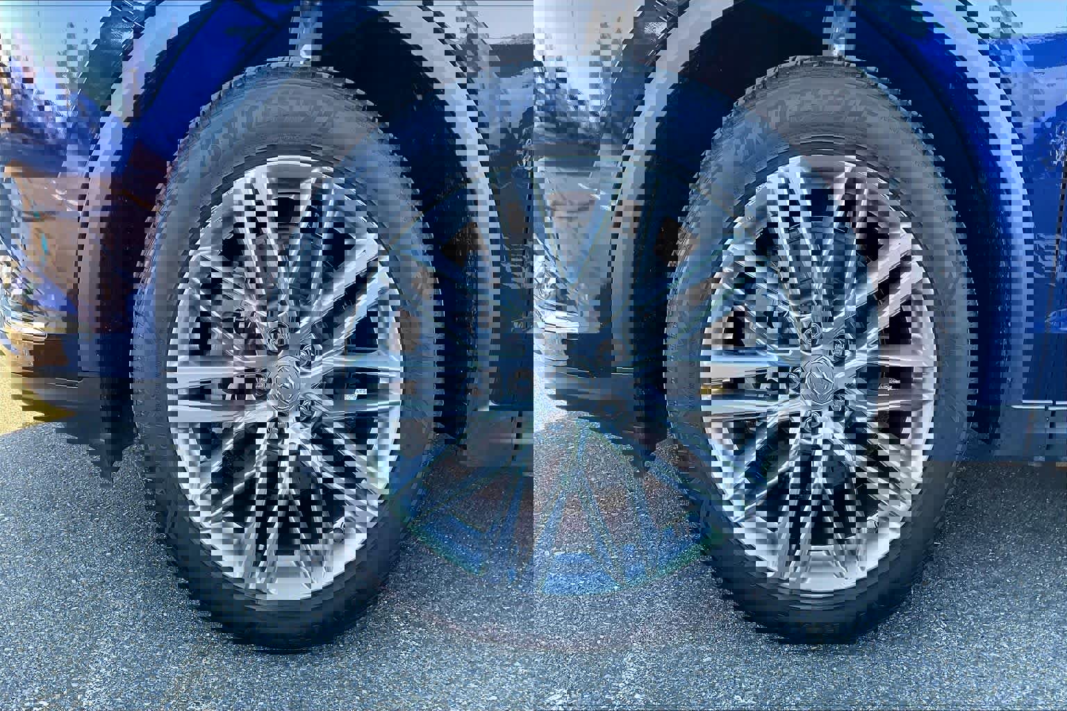 Used 2023 Acura MDX SH-AWD w/ Advance Package image 12