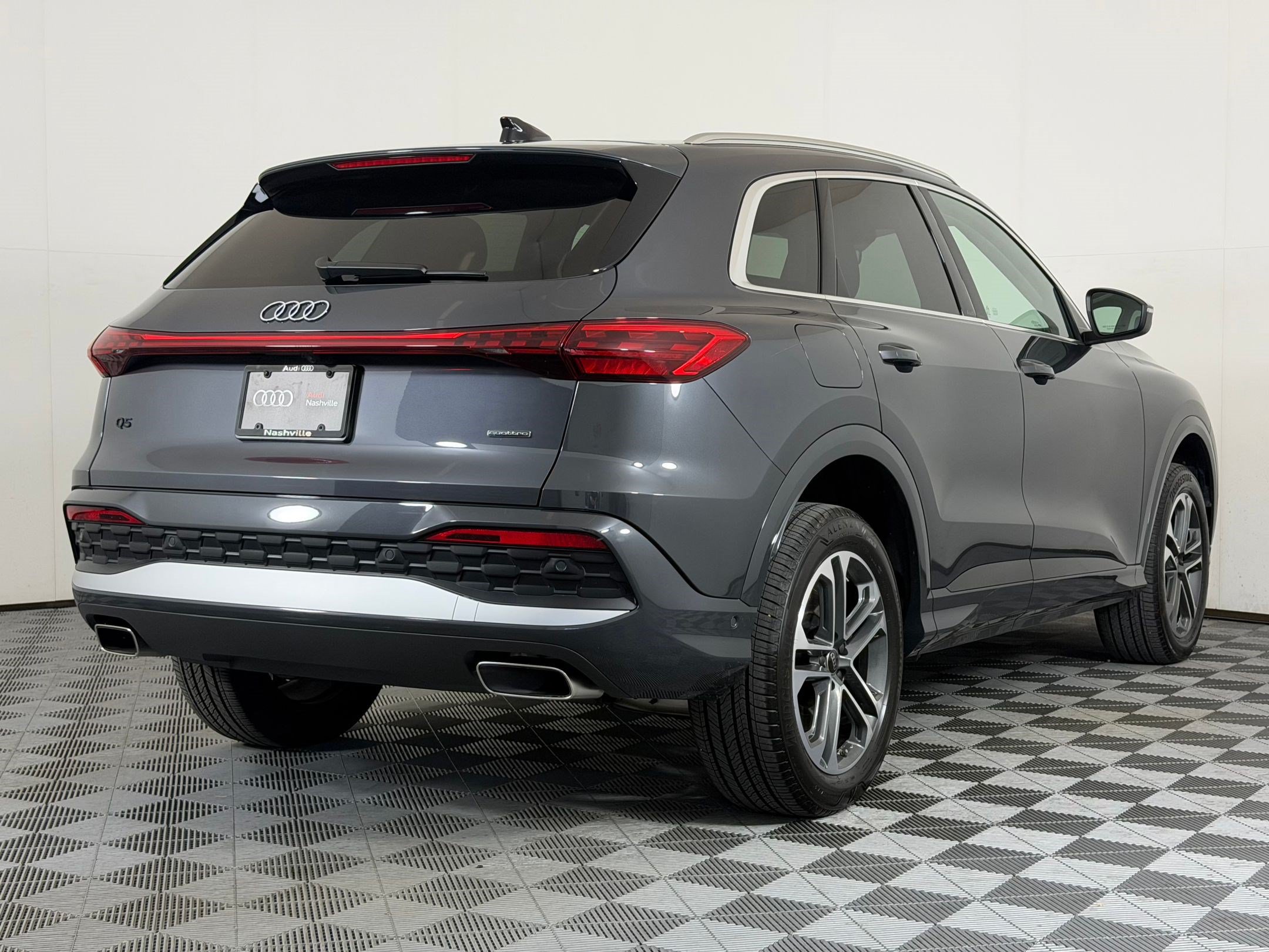 Certified 2025 Audi Q5 Premium w/ Convenience Package AWD/4WD image 9