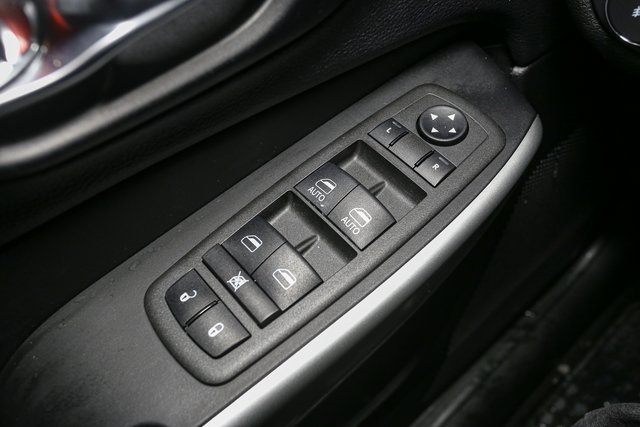 Used 2022 Jeep Cherokee Latitude w/ Sun & Sound Group image 36