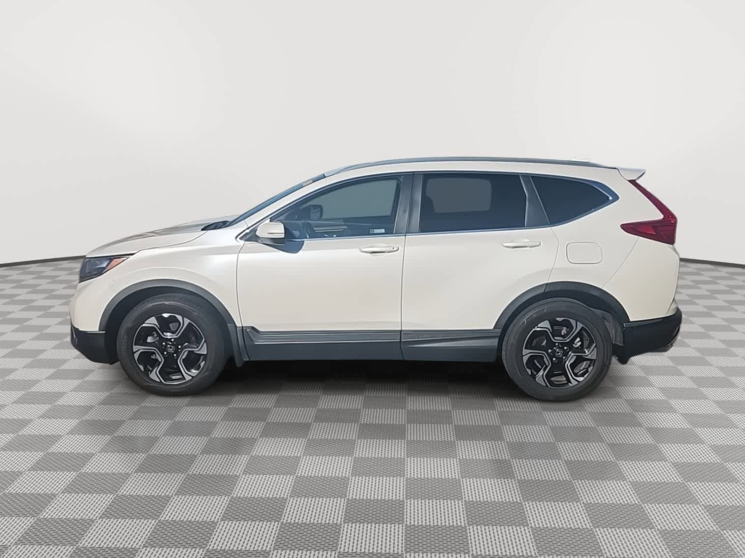 Used 2018 Honda CR-V Touring image 5