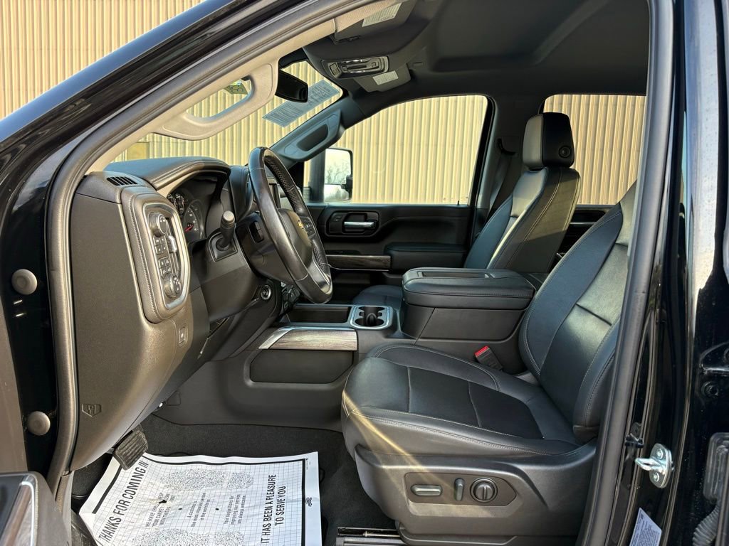 Used 2022 Chevrolet Silverado 2500 LTZ w/ LTZ Convenience Package image 18