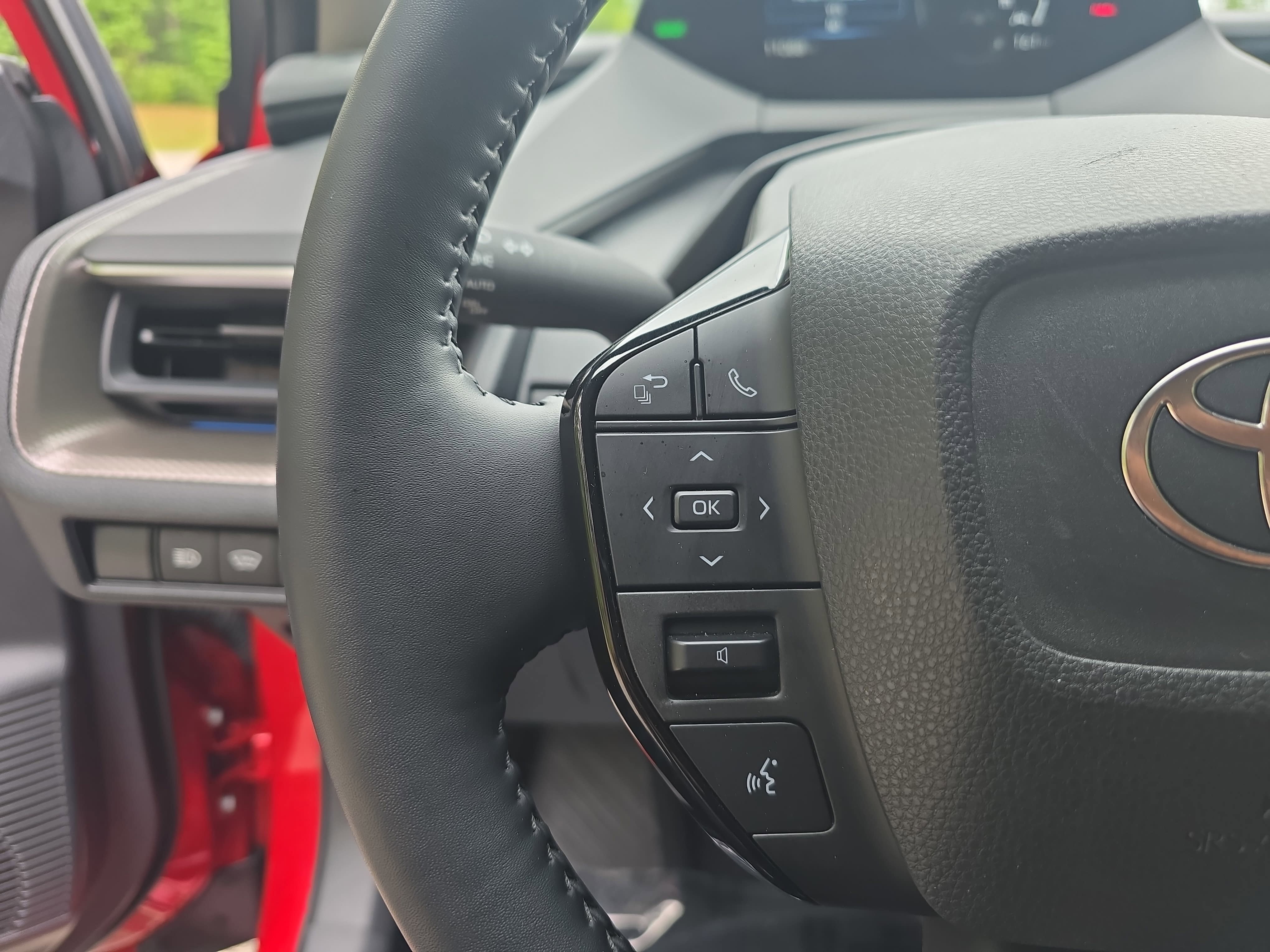 Used 2024 Toyota Prius XLE FWD image 16