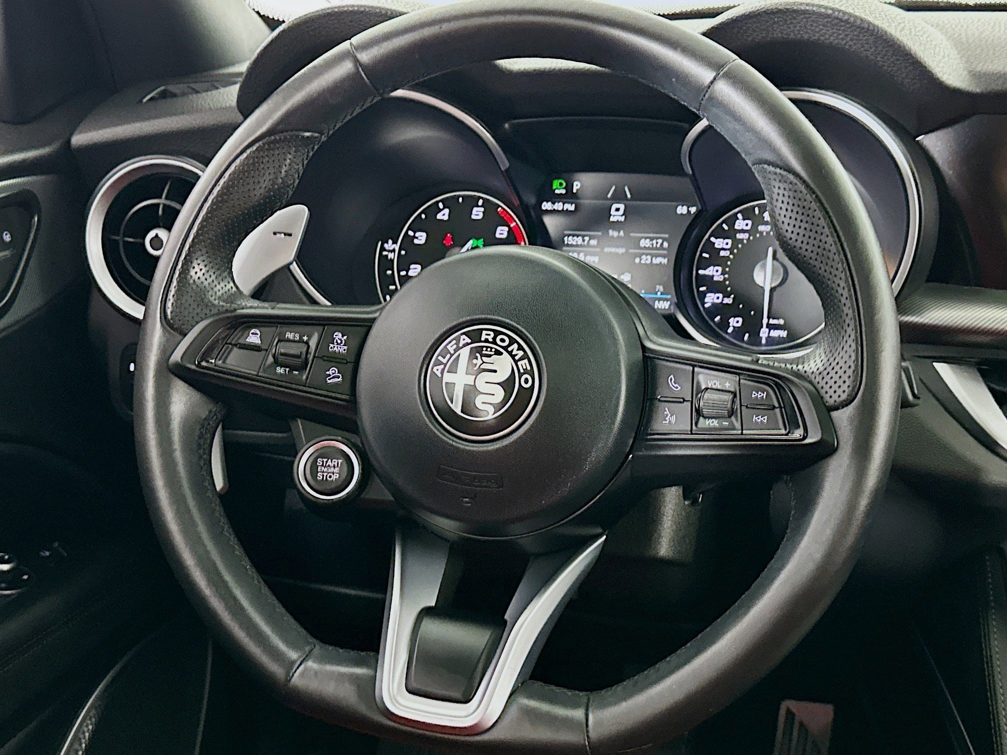 Used 2022 Alfa Romeo Stelvio Veloce image 8