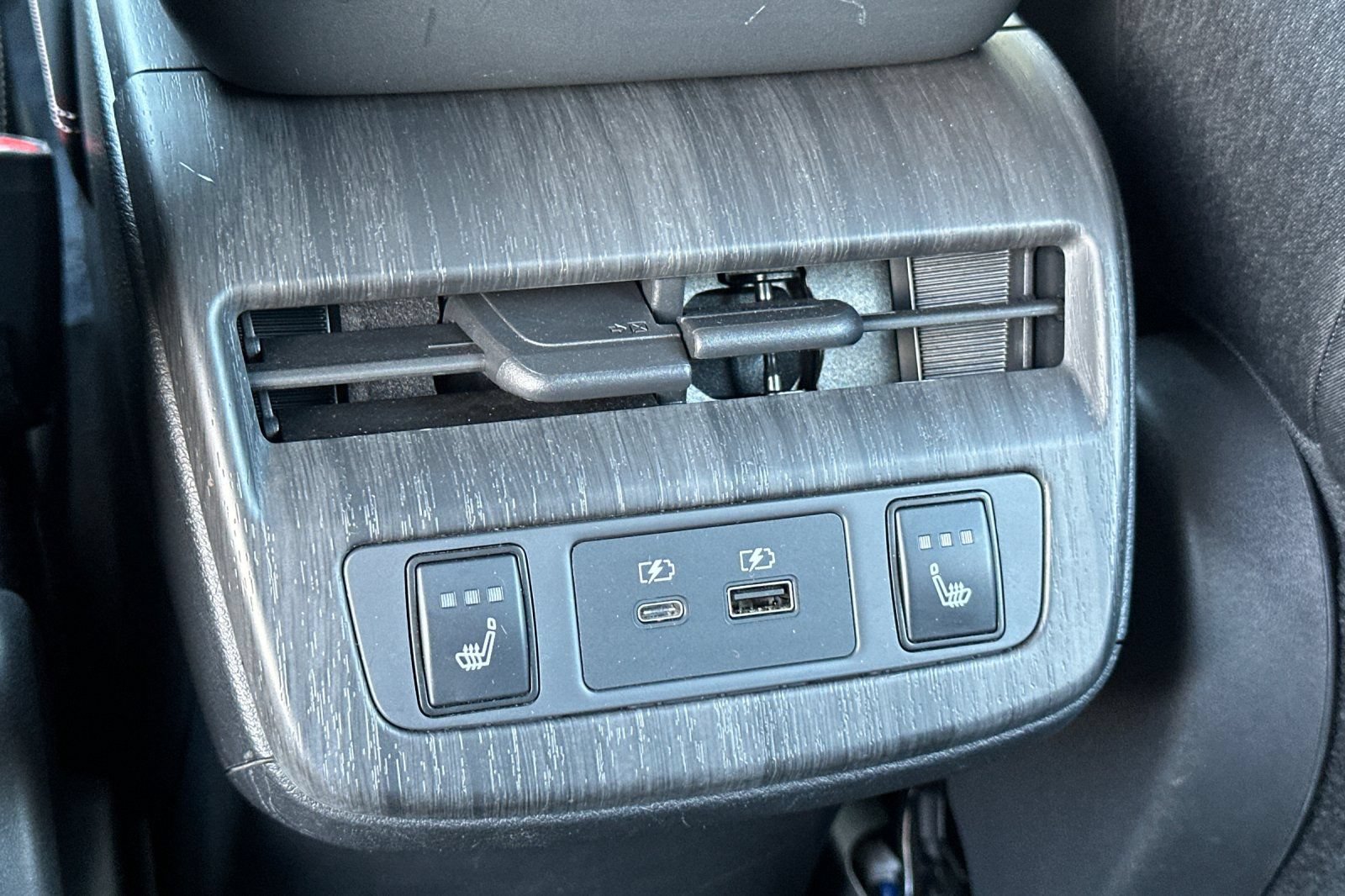 Certified 2023 Nissan Ariya FWD image 14