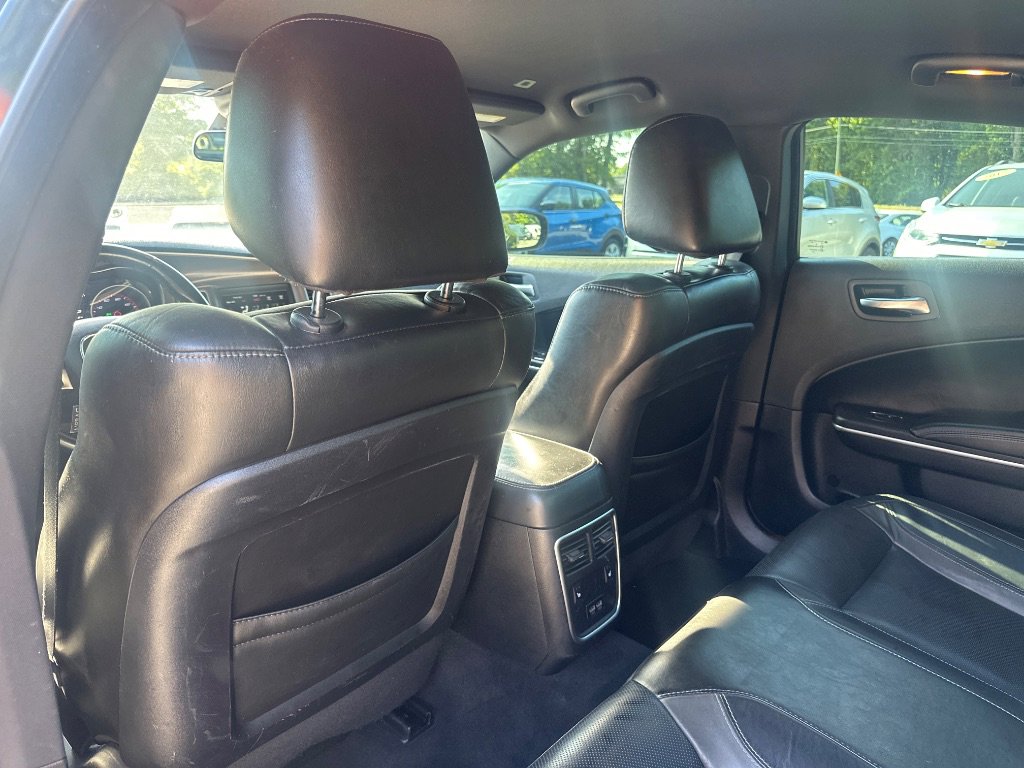 Used 2021 Dodge Charger SXT w/ Leather Interior Group RWD image 17