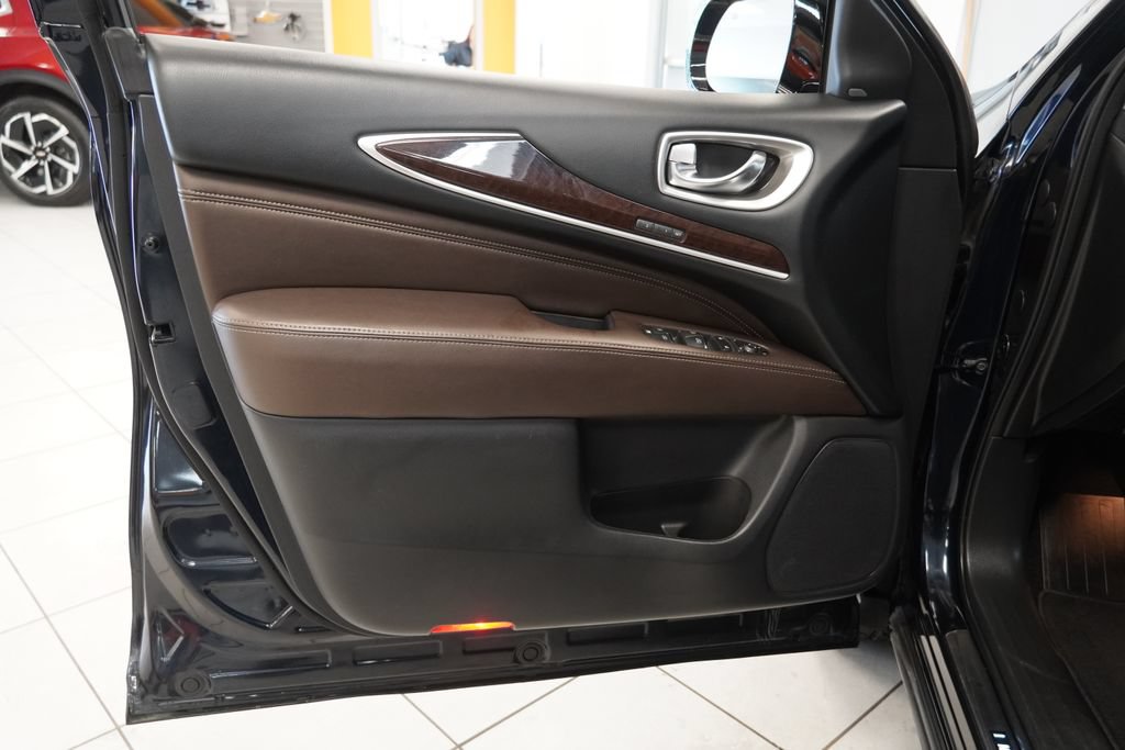 Used 2018 INFINITI QX60 Luxe w/ Deluxe Technology Package AWD/4WD image 19