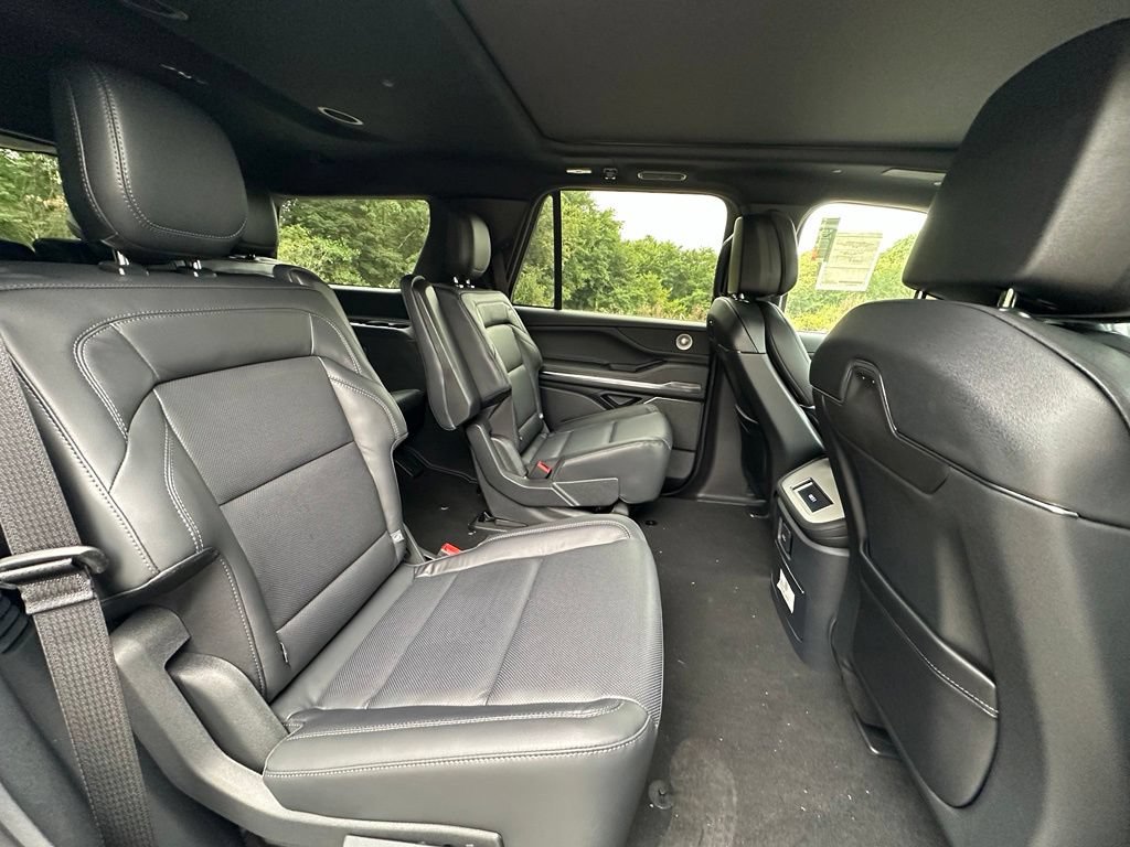 New 2027 Lincoln Navigator Reserve w/ Jet Appearance Package AWD/4WD image 26