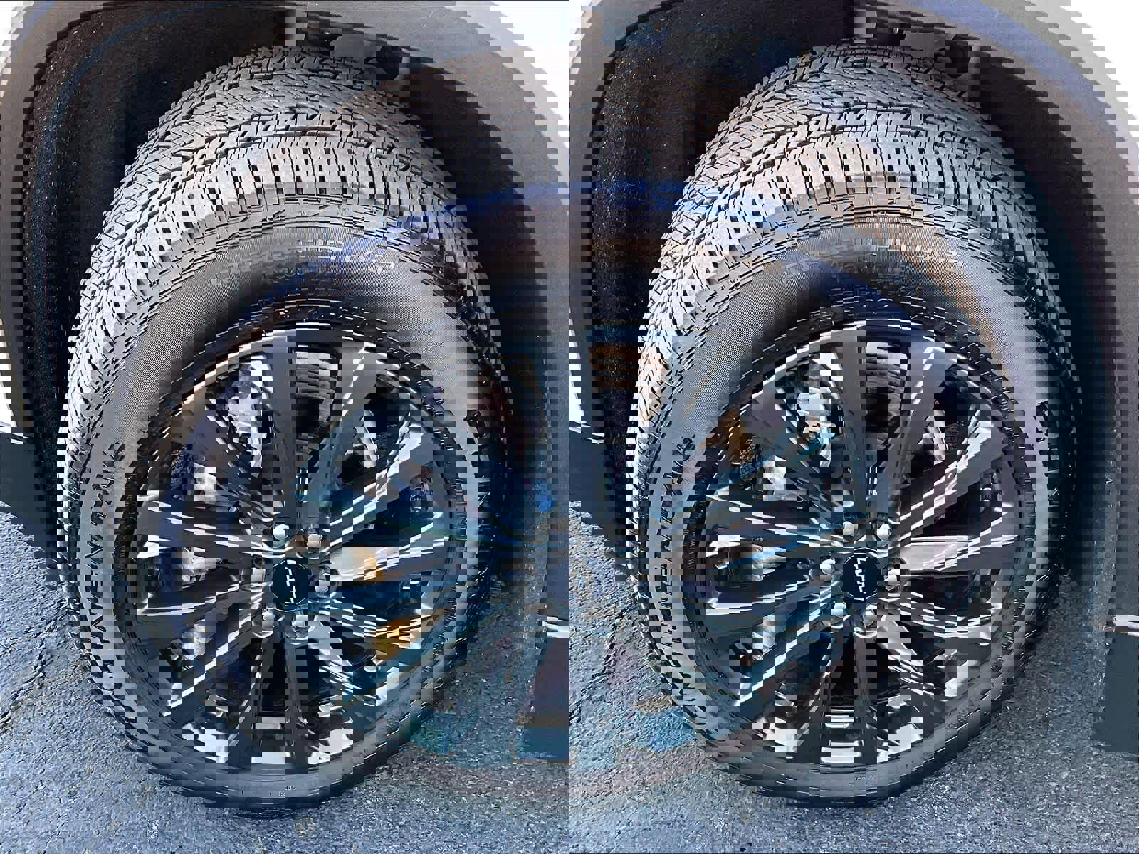 Used 2023 Chevrolet Traverse RS image 7