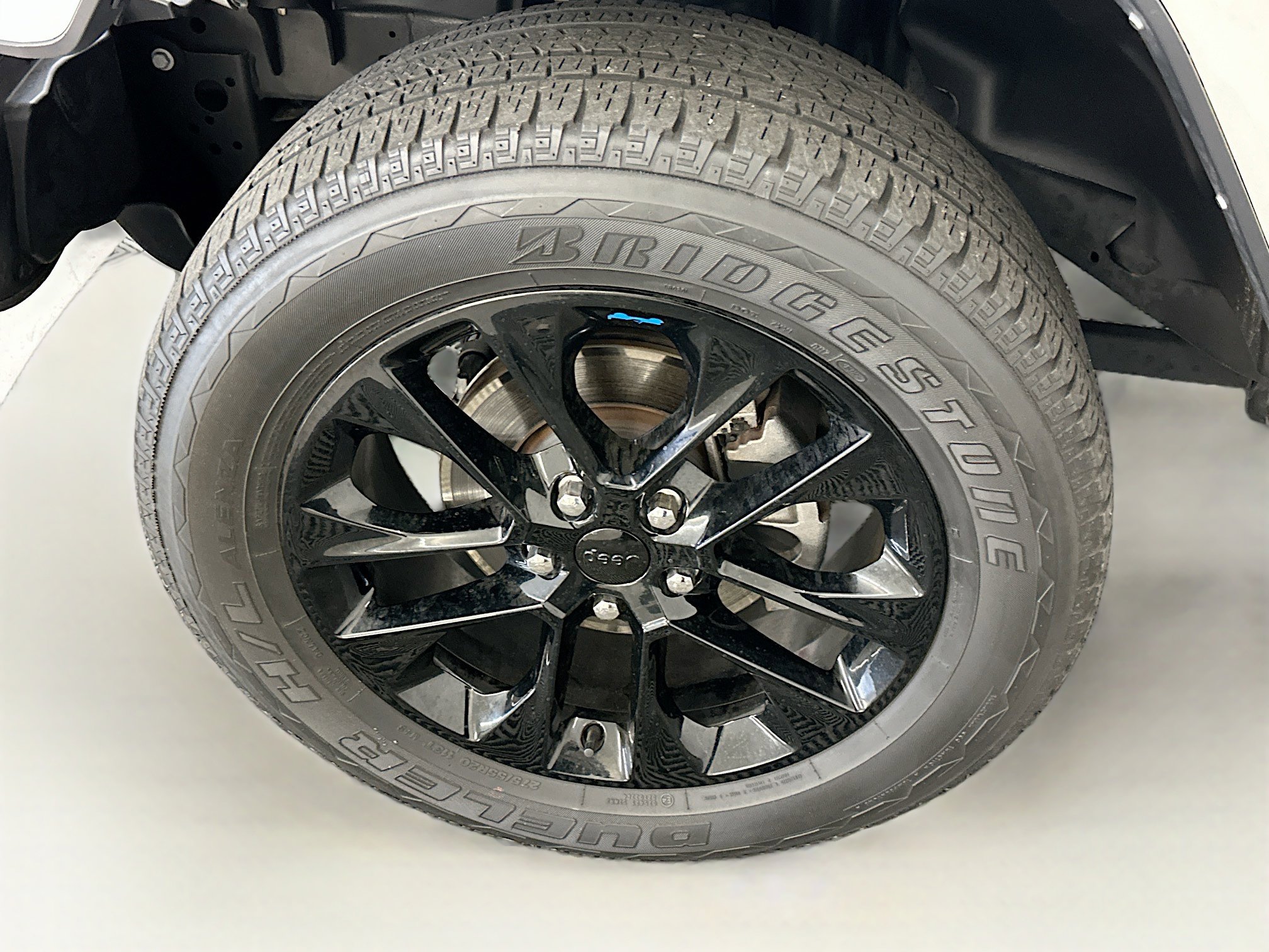 Used 2023 Jeep Wrangler Sahara w/ Cold Weather Group image 11