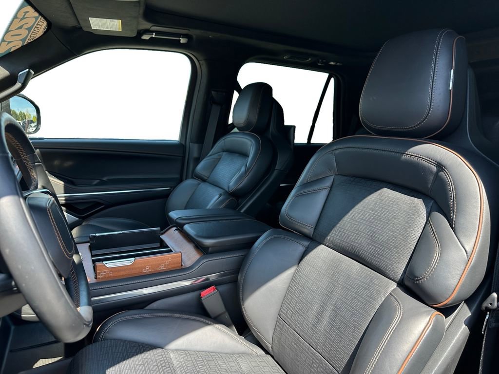 Used 2025 Lincoln Navigator Black Label AWD/4WD image 9