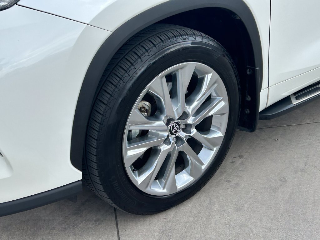 Used 2021 Toyota Highlander Limited AWD/4WD image 9